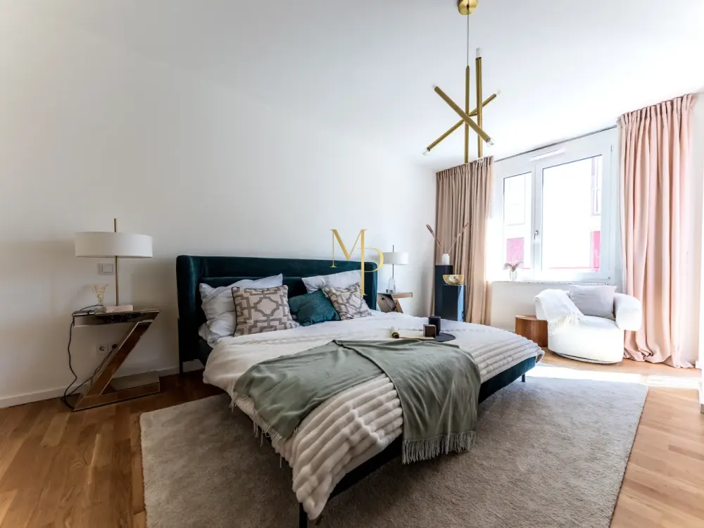 THE ART OF ARRIVING: Furnished 3-Room Apartment with Southwest Balcony