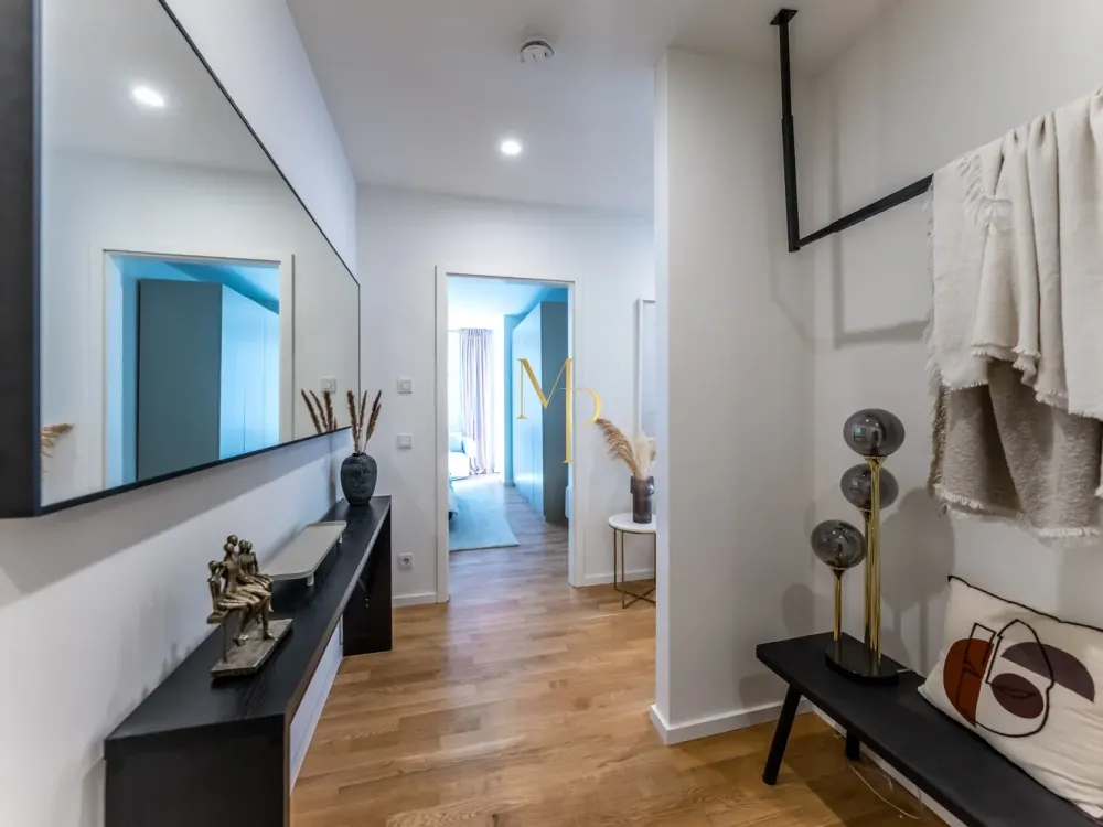 THE ART OF ARRIVING: Furnished 3-Room Apartment with Southwest Balcony