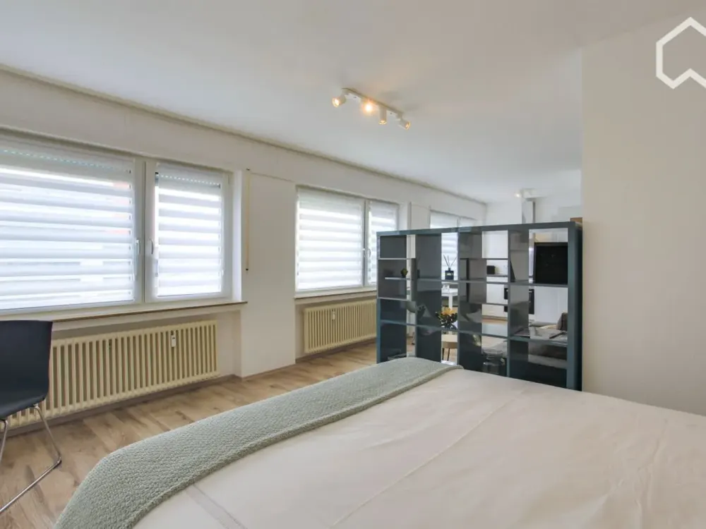 Möbliert: Helles, modisches Apartment im Stadtzentrum von Leverkusen (nahe Hauptbahnhof)