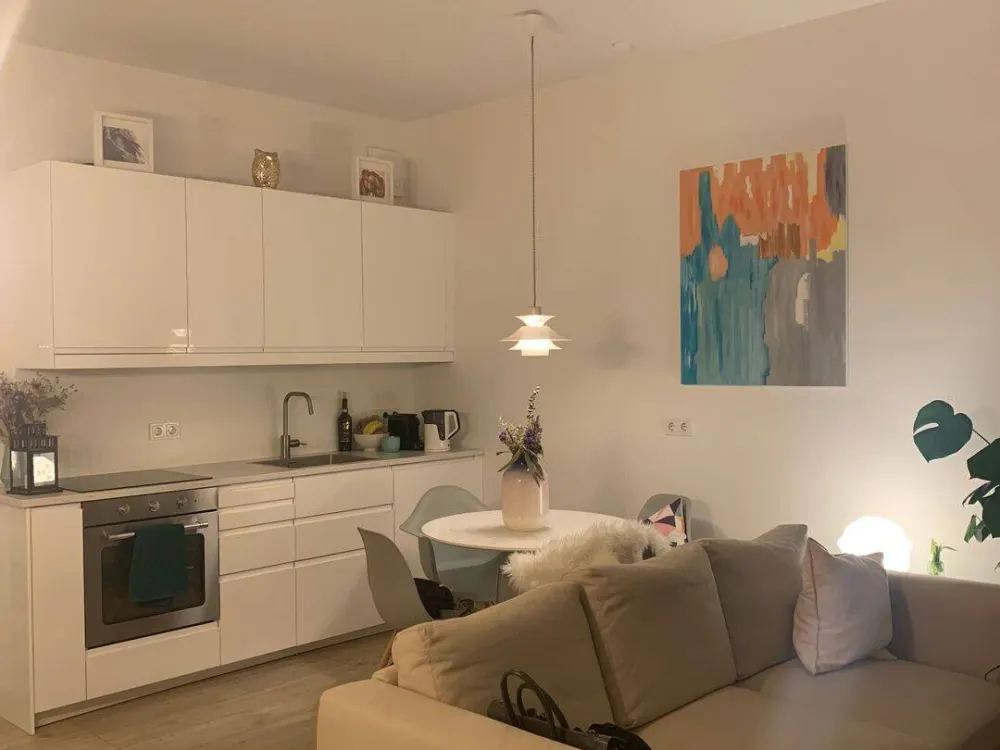 Möbliertes Studio-Apartment mit Terrasse