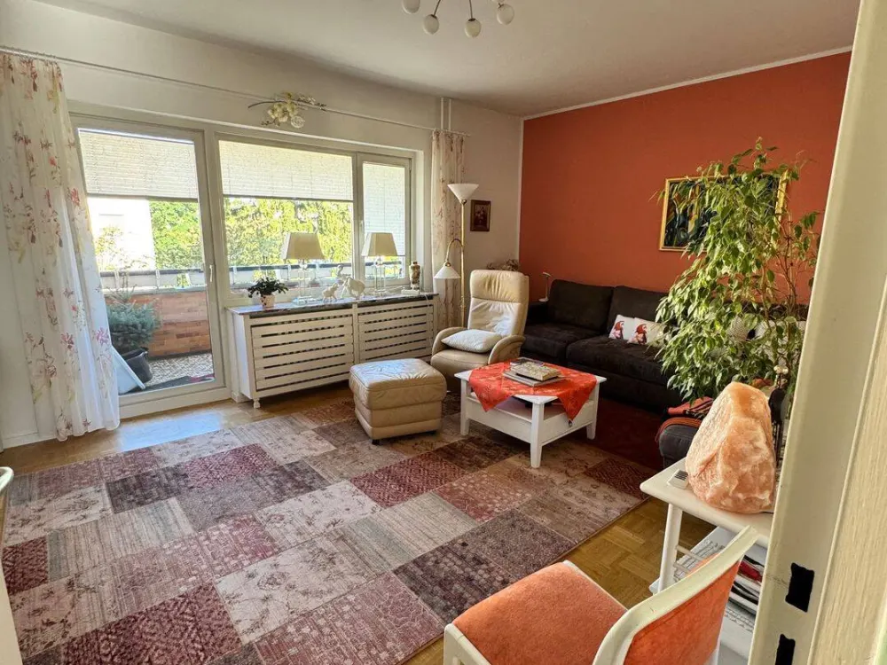 Sonnige, möblierte 3-Zimmer-Wohnung mit großem Südbalkon in Berlin-Zehlendorf