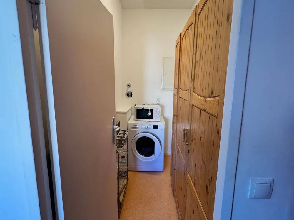 Sonnige, möblierte 3-Zimmer-Wohnung mit großem Südbalkon in Berlin-Zehlendorf