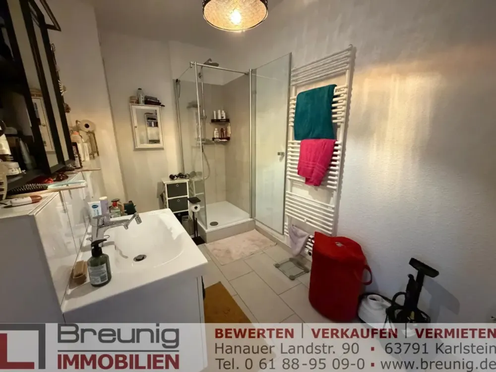 Moderne 3-Zi.-Wohnung mit Terrasse, EBK & Garage im Stadtzentrum