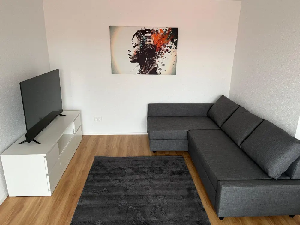 Möblierte 2,5 -Zimmer-Wohnung mit Balkon und Einbauküche