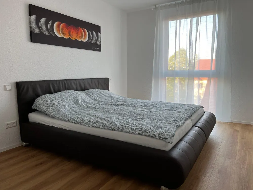 Möblierte 2,5 -Zimmer-Wohnung mit Balkon und Einbauküche