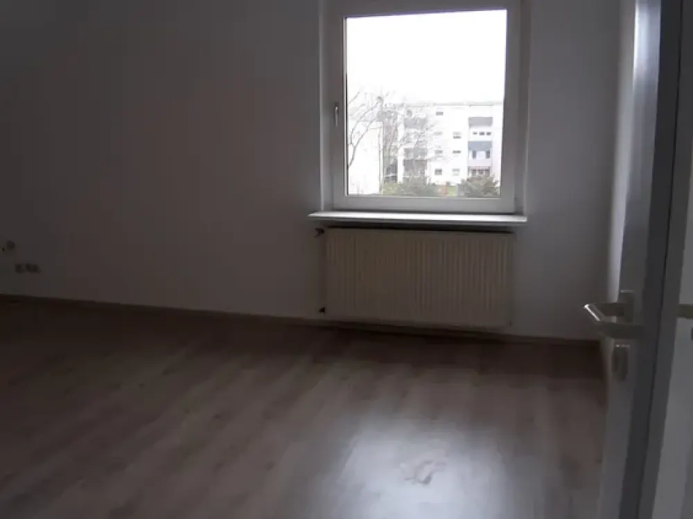 Attraktive 3-Zimmer-DG-Wohnung mit guter Innenausstattung in Duisburg-Buchholz