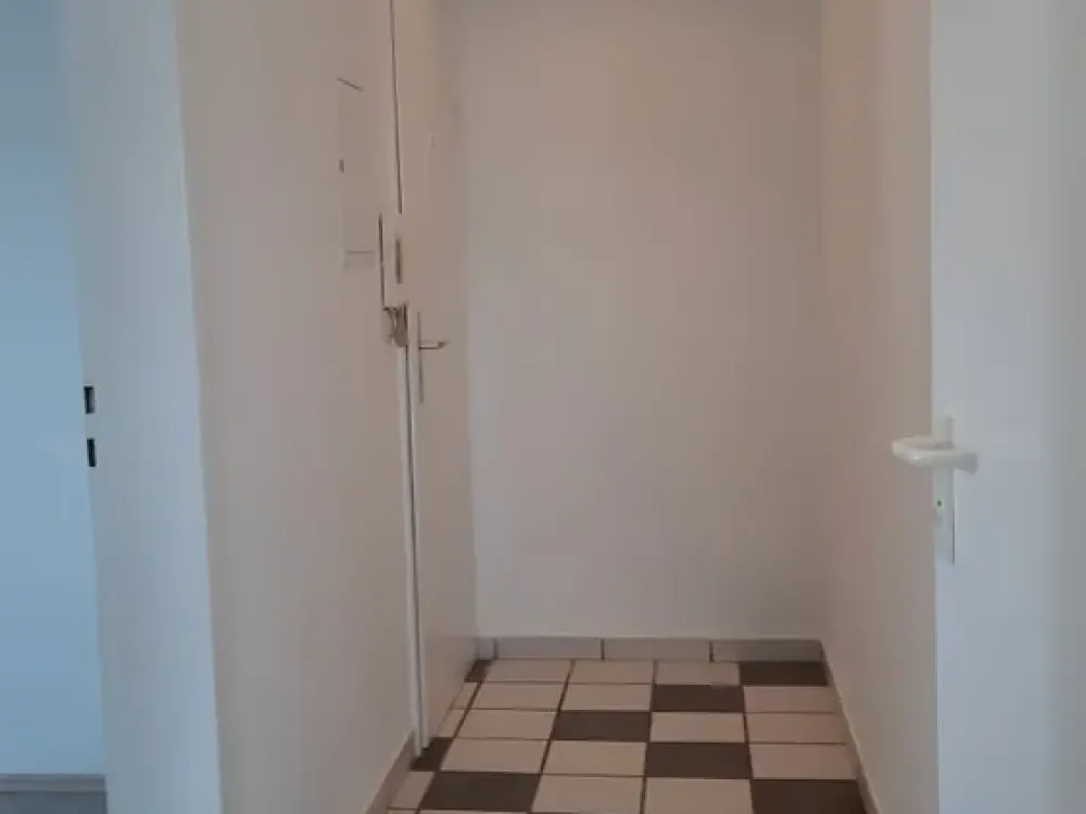 Attraktive 3-Zimmer-DG-Wohnung mit guter Innenausstattung in Duisburg-Buchholz