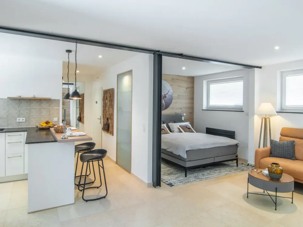 Möblierter, exklusiver Wohntraum mit großer Dachterrasse