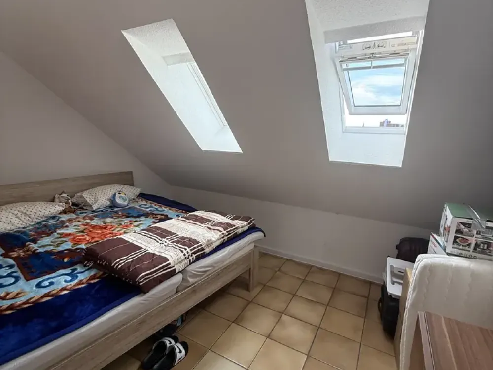 Charming Attic Apartment in Popular Location of Refrath