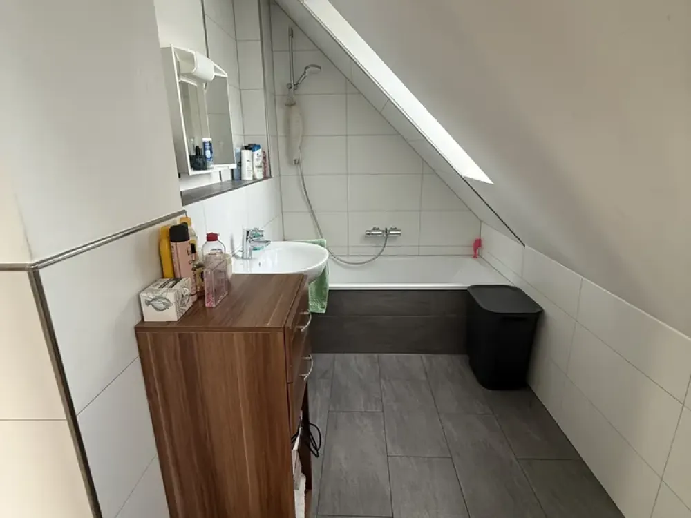 Charming Attic Apartment in Popular Location of Refrath