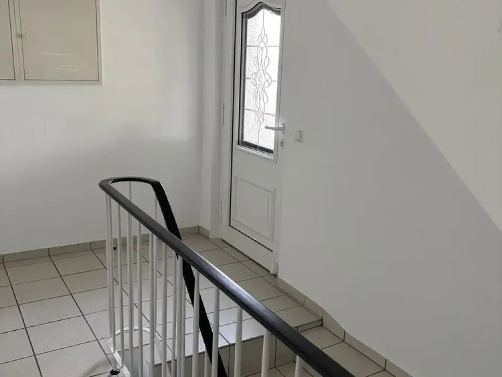 Großzügige 2 Zimmer Wohnung in ruhiger, grüner Lage