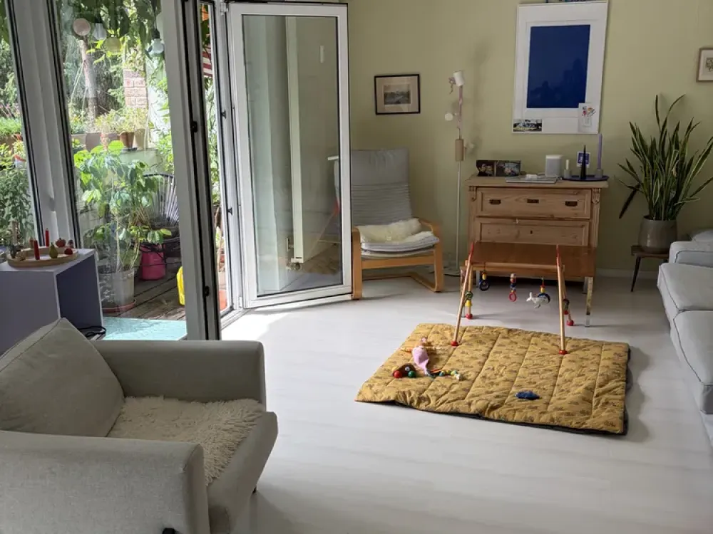 Großzügige 2 Zimmer Wohnung in ruhiger, grüner Lage