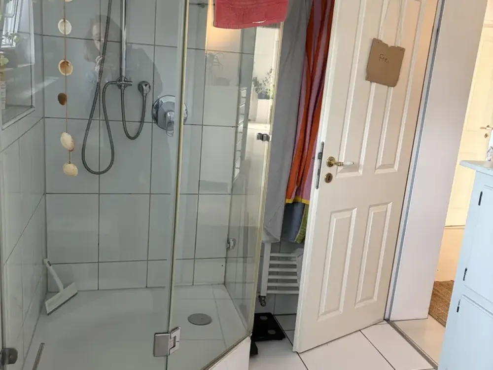 Großzügige 2 Zimmer Wohnung in ruhiger, grüner Lage