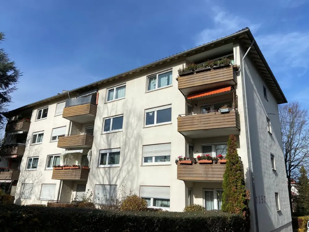 Helle und großzügige 3 Zimmer Wohnung in LB-West