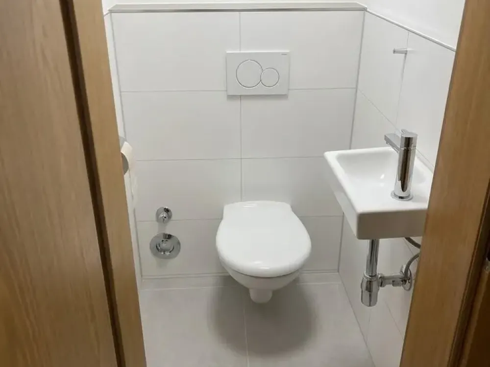 Helle und großzügige 3 Zimmer Wohnung in LB-West