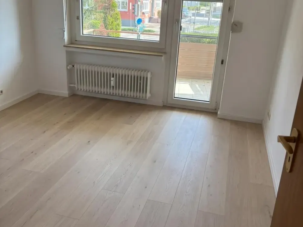 Helle und großzügige 3 Zimmer Wohnung in LB-West