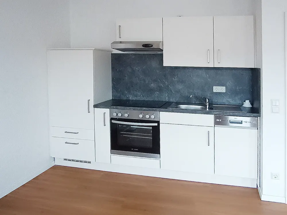 Engelsdorf: gut geschnittenes Apartment mit Süd-Balkon und Einbauküche