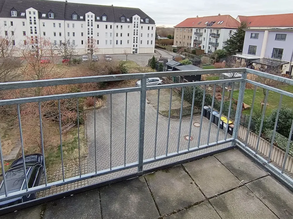 Engelsdorf: gut geschnittenes Apartment mit Süd-Balkon und Einbauküche