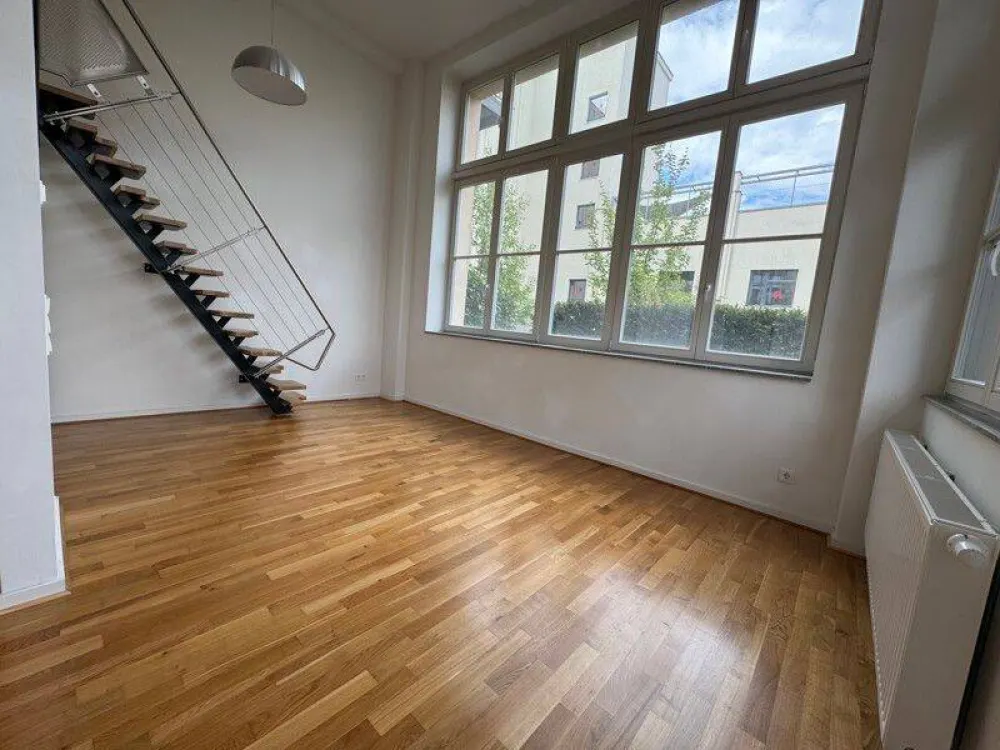 Living Happiness - Individual 1-Room Single Apartment with Fitted Kitchen and Terrace