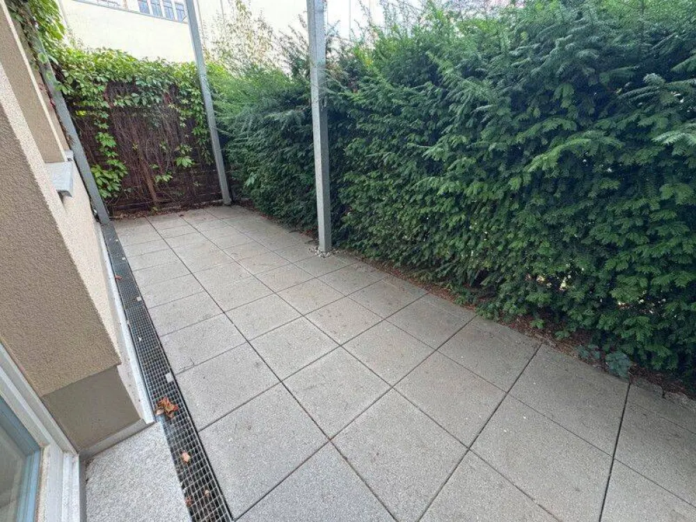 Living Happiness - Individual 1-Room Single Apartment with Fitted Kitchen and Terrace
