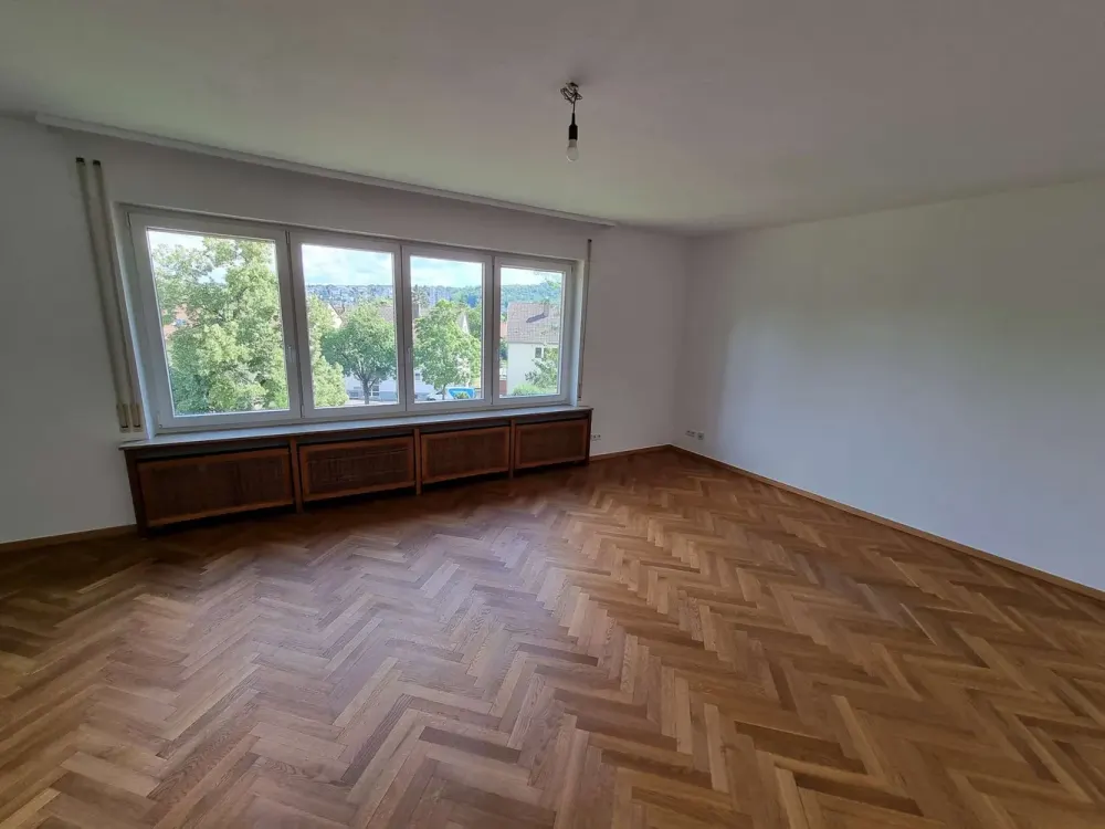 **Schicke 3-Zi.-Wohnung mit 2 Balkonen und EBK**