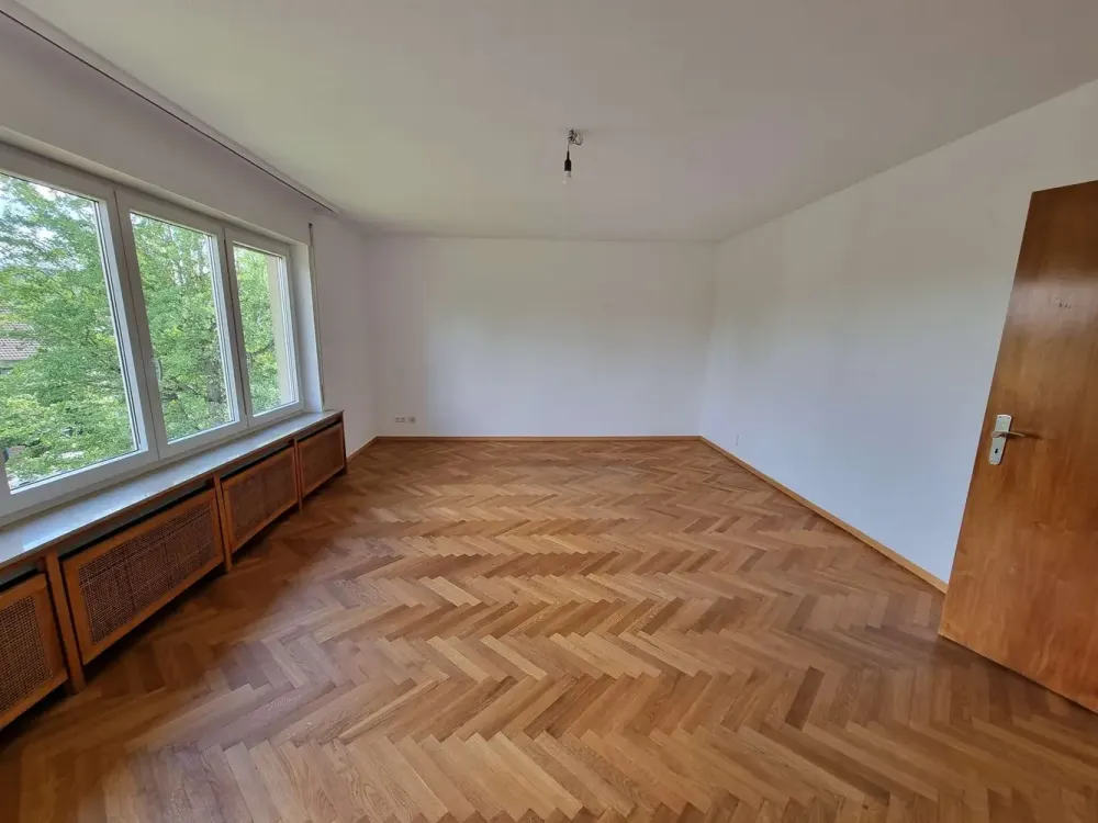 **Schicke 3-Zi.-Wohnung mit 2 Balkonen und EBK**
