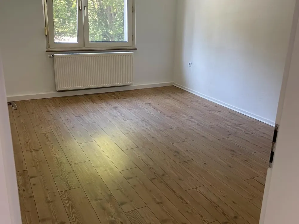 Schöne 3 1/2 Zimmer Wohnung mit Bqlkon!