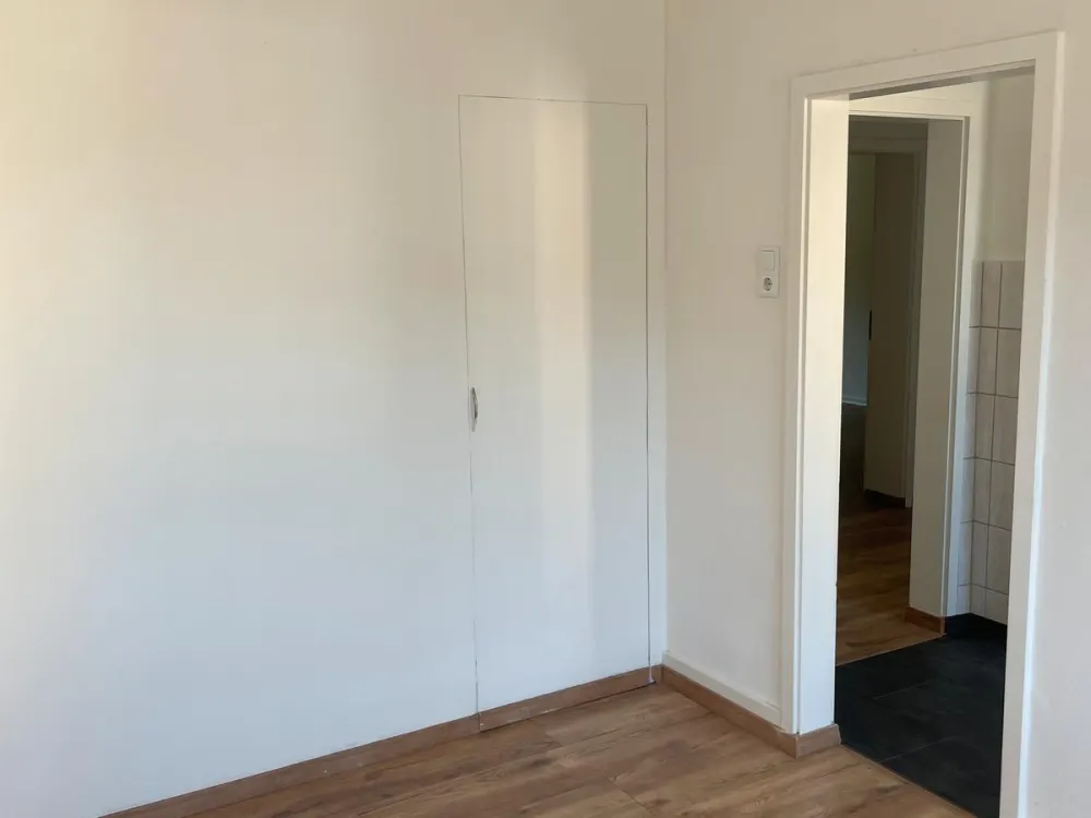 Schöne 3 1/2 Zimmer Wohnung mit Bqlkon!