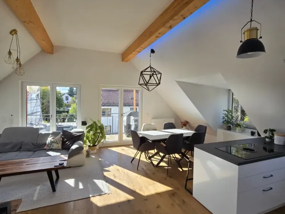 Luxuriöse, sonnige 2-Zimmer-Wohnung im Penthouse-Stil, ruhig im Grünen am Stadtrand von Aubing