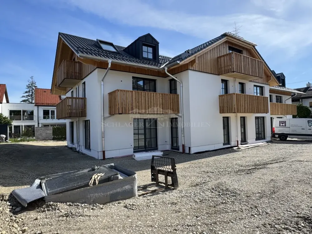 Helle 2-Zimmer-Wohnung mit Terrasse und Garten