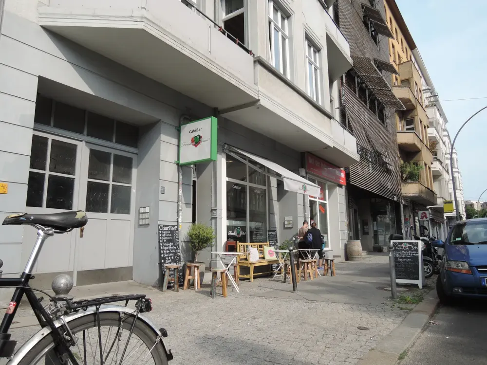 2-Zimmer-Wohnung in der Chausseestraße in Mitte ab 1.12.