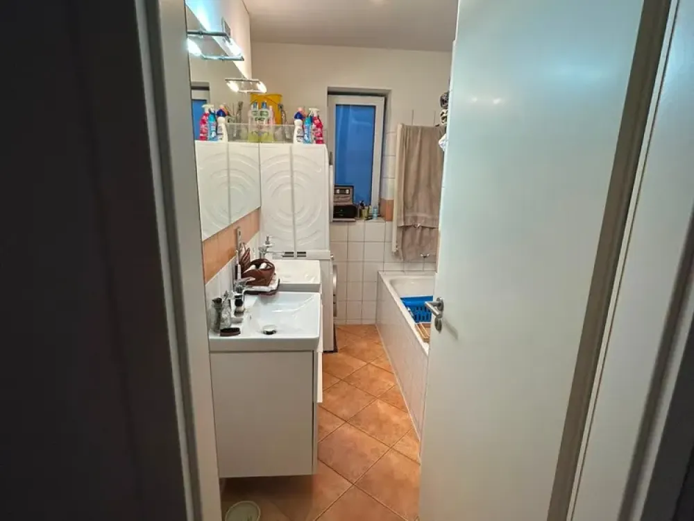 Großartige, moderne Maisonette-Wohnung mit Blick aufs Wasser, die Elphi und den Michel
