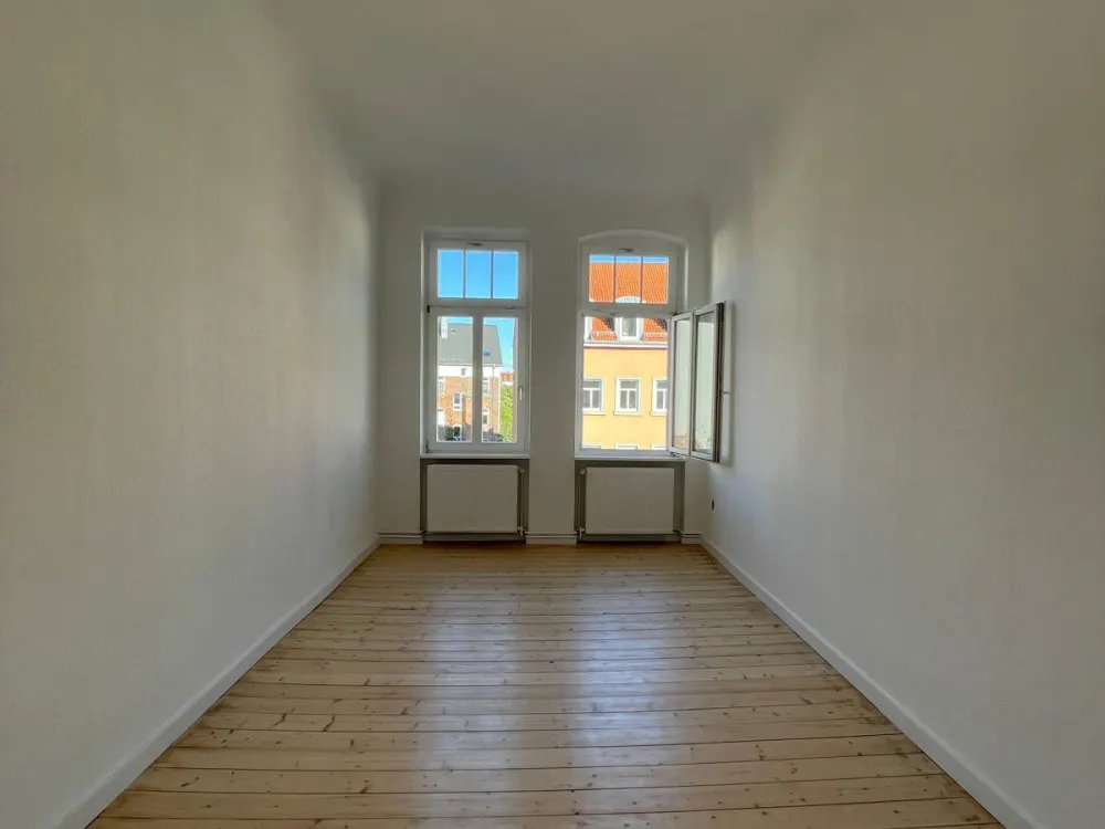 Großzügige 4-Zimmer-Altbauwohnung in zentraler Lage 3.OG