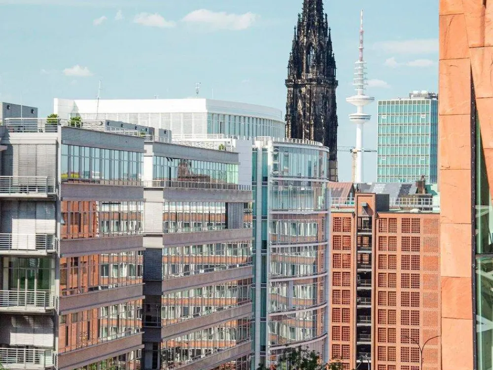 HafenCity - Skyline - Luxury - Architecture - Westfield - Community Spaces (Roof top, Gym, Café)