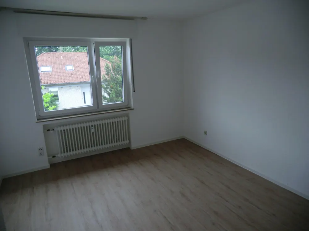 Central and Quiet Living: 3-Room Apartment in Bad Lippspringe