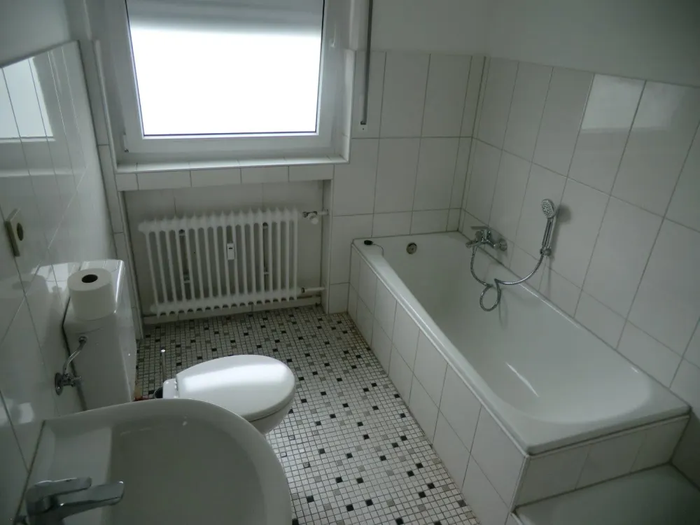 Central and Quiet Living: 3-Room Apartment in Bad Lippspringe
