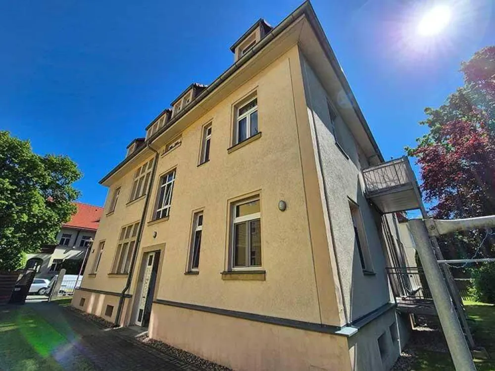 ***3-Zimmer-Wohnung im Erdgeschoss mit Wohnküche und Balkon***