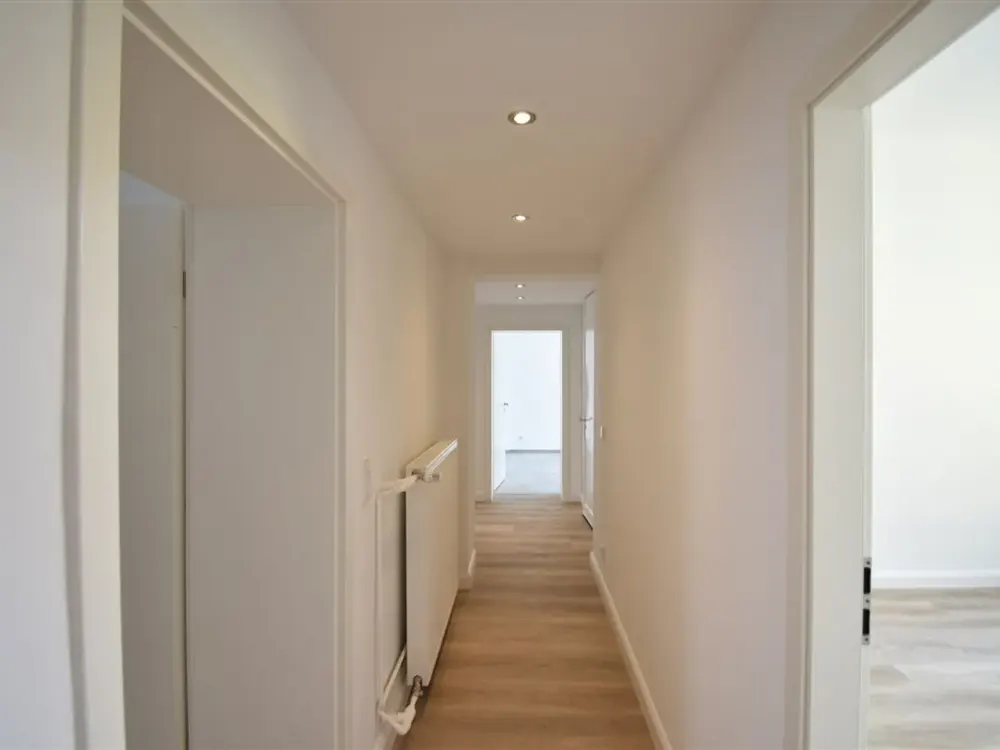 ERSTBEZUG! Großzügige 2-Zimmer-Altbau-Whg mit moderner Ausstattung