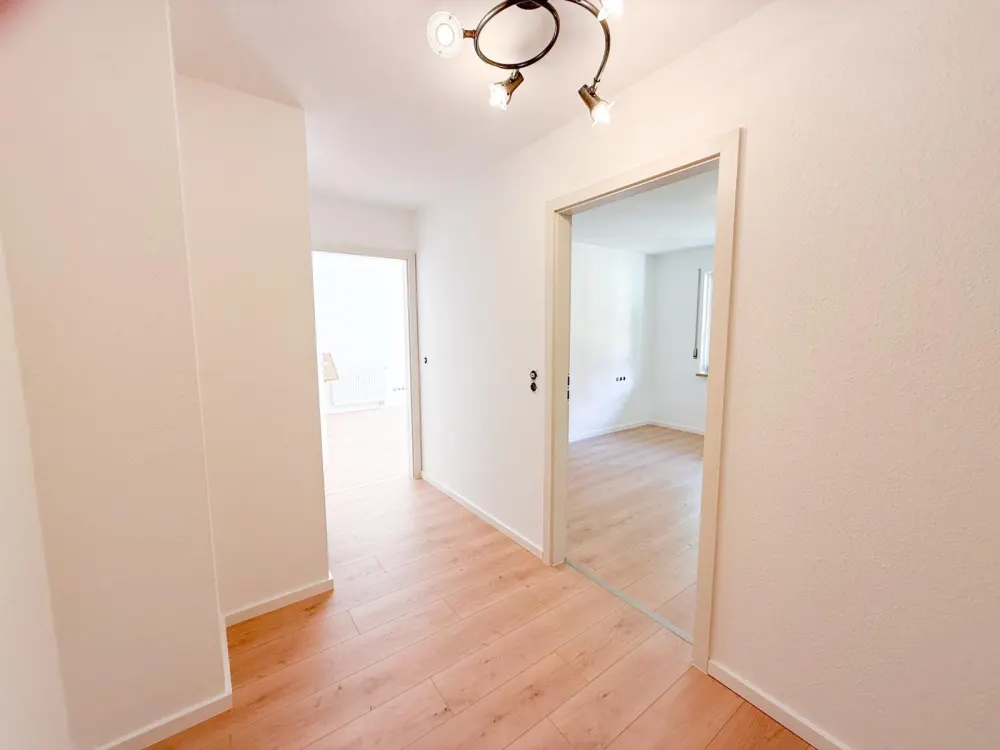 Helle 2-Zimmer-Wohnung mit großem Balkon in Freital