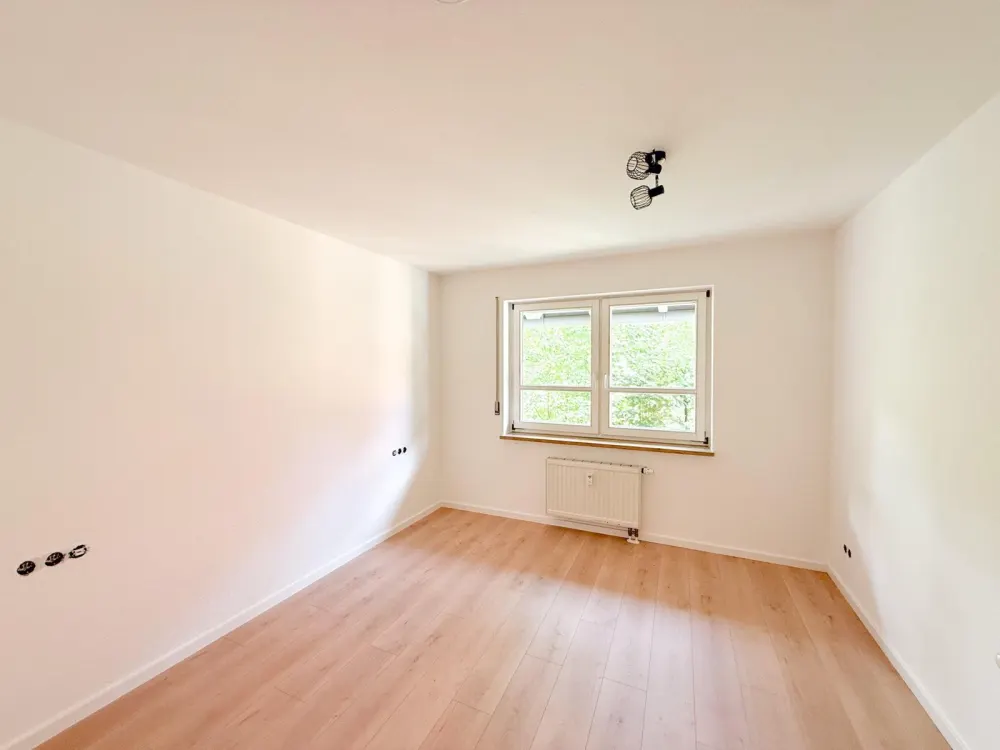 Helle 2-Zimmer-Wohnung mit großem Balkon in Freital