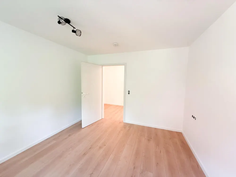 Helle 2-Zimmer-Wohnung mit großem Balkon in Freital