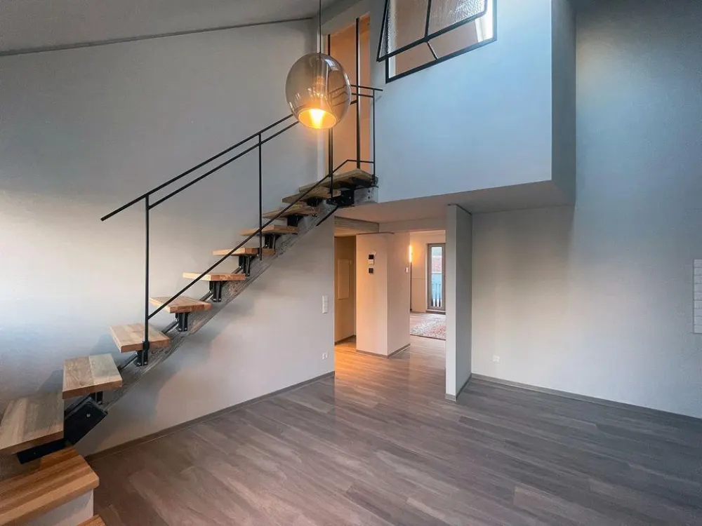 ☀️ Pretty Attic Maisonette Apartment in Historic Building from the Founding Era