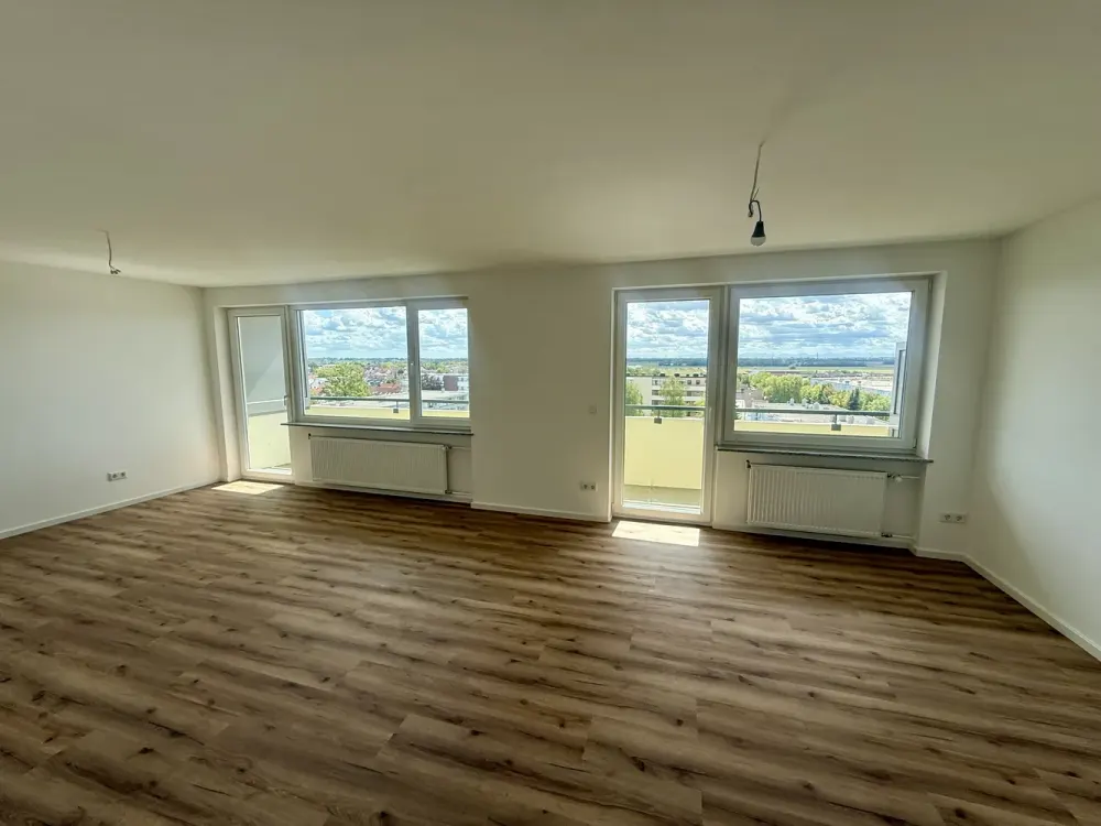 2-Zimmer Wohnung - vollständig saniert - sehr hell - großer Balkon