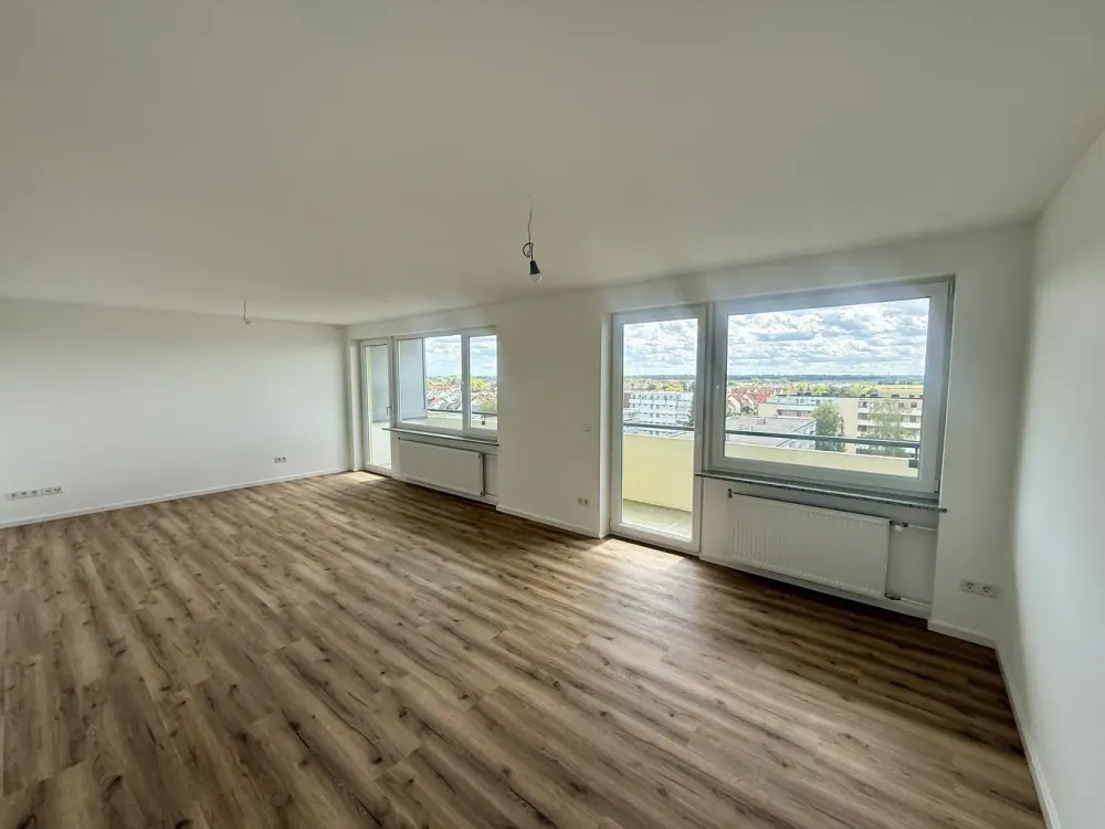 2-Zimmer Wohnung - vollständig saniert - sehr hell - großer Balkon