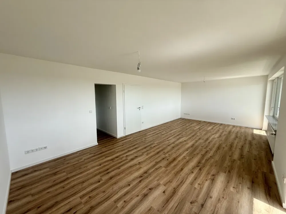 2-Zimmer Wohnung - vollständig saniert - sehr hell - großer Balkon
