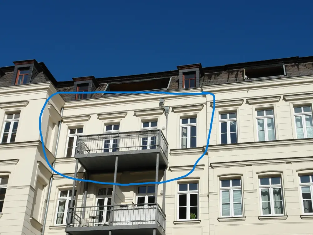Lichtdurchflutete 3-Zimmer-Wohnung mit Südbalkon & hohen Decken