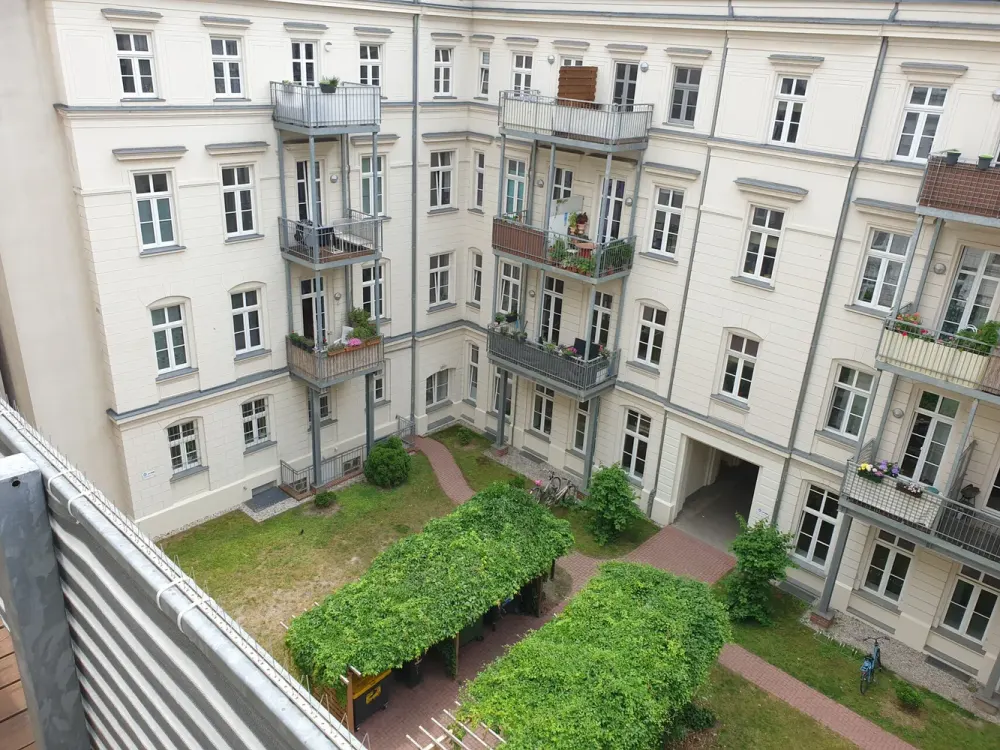 Lichtdurchflutete 3-Zimmer-Wohnung mit Südbalkon & hohen Decken
