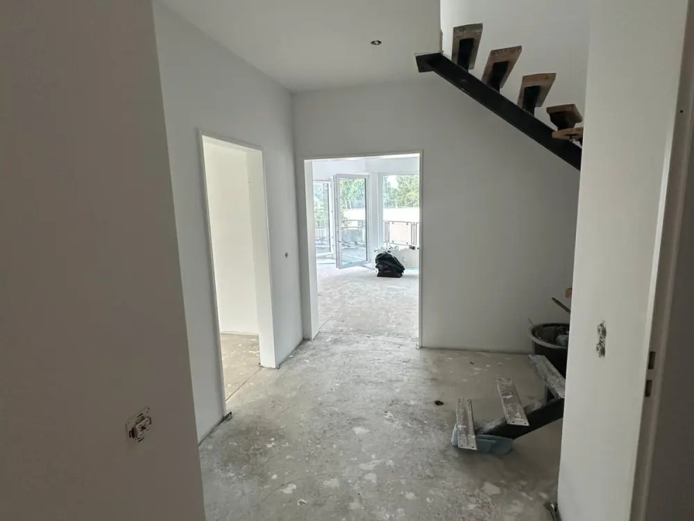 Frisch renovierte 4 Zimmer Wohnung 118 Quadratmeter