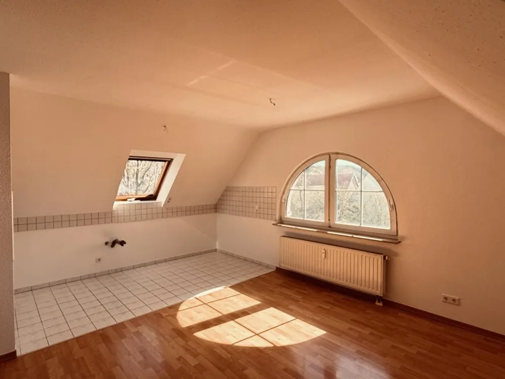 Geräumige Dachgeschosswohnung in guter Lage von Radebeul