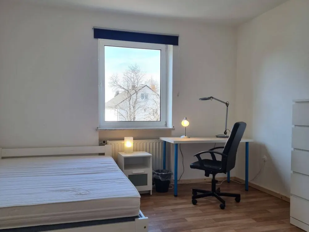 Furnished Shared Apartment Room from 1/15.10.26 in Munich, Near U3 Subway